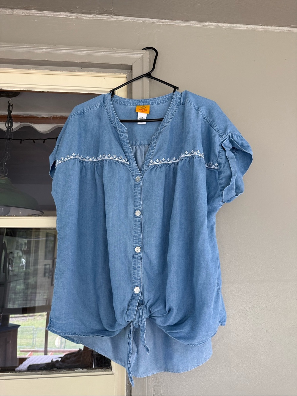 Ruby Rd. Light Blue Button-Front Tie-Hem Denim-Style Top